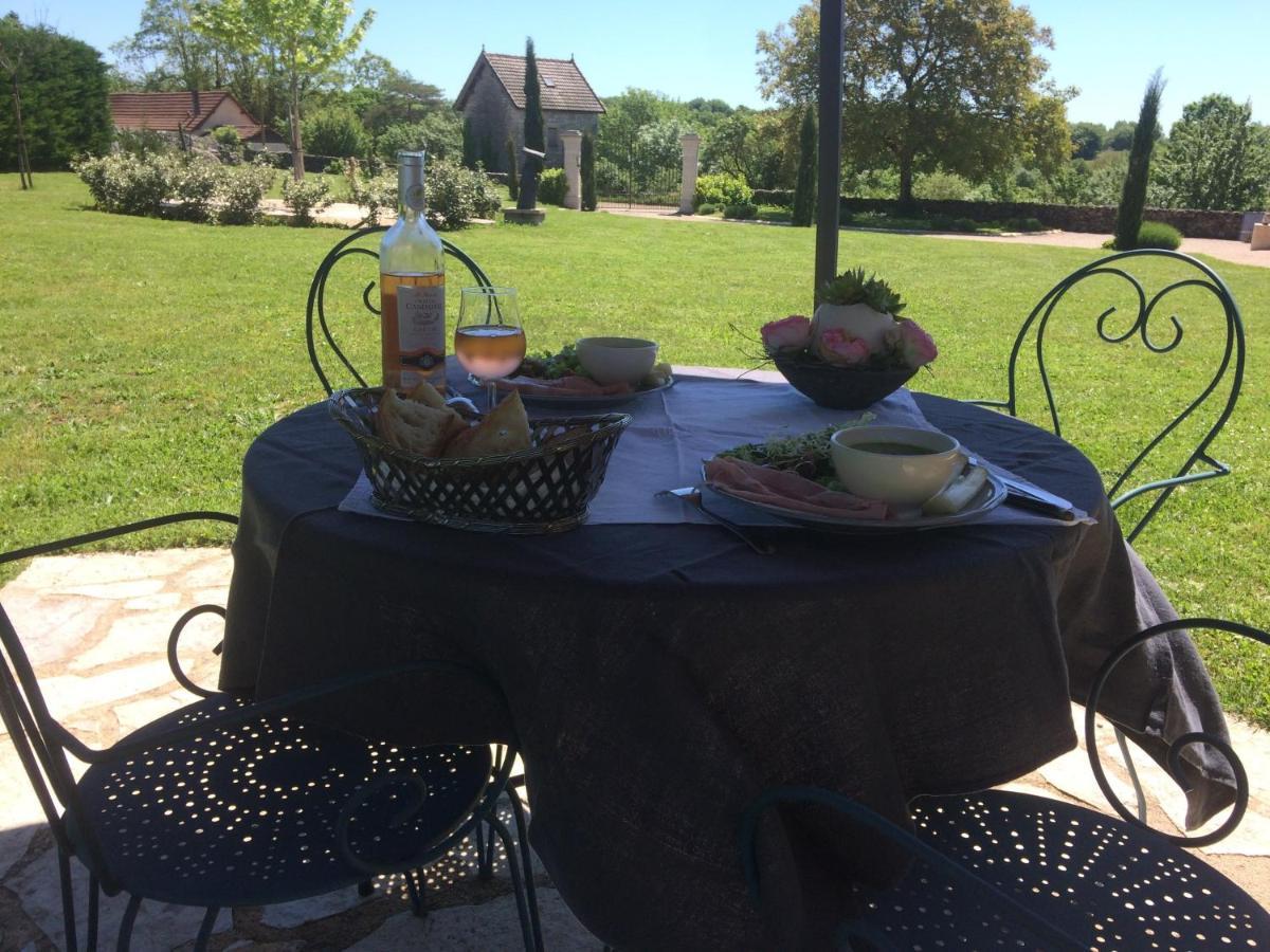 Le Couvent Bed & Breakfast Saint-Jean-de-Laur Екстериор снимка