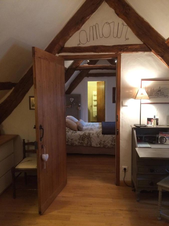 Le Couvent Bed & Breakfast Saint-Jean-de-Laur Екстериор снимка