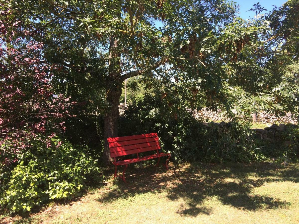 Le Couvent Bed & Breakfast Saint-Jean-de-Laur Екстериор снимка