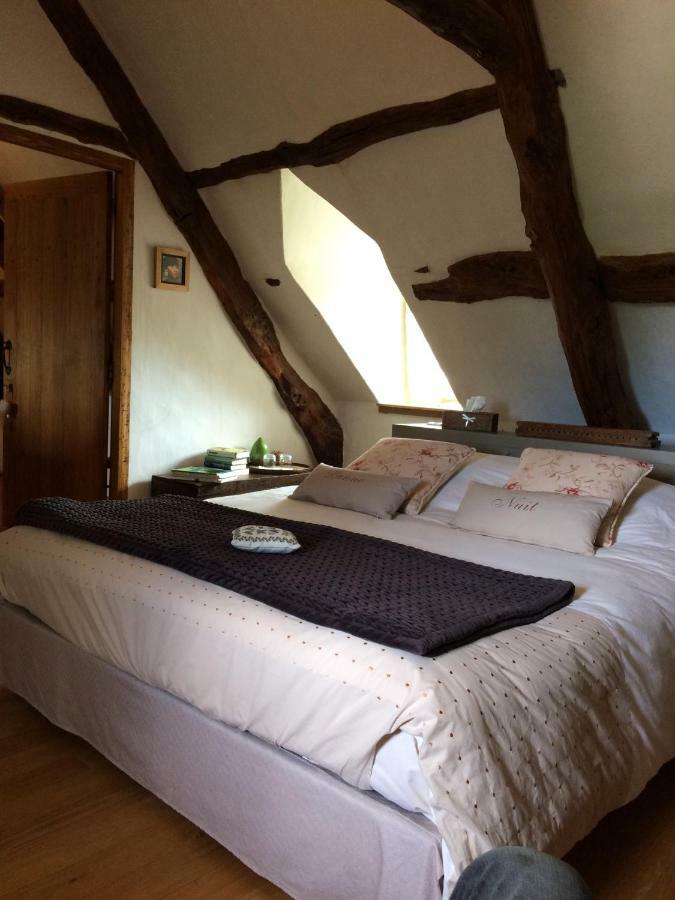 Le Couvent Bed & Breakfast Saint-Jean-de-Laur Екстериор снимка