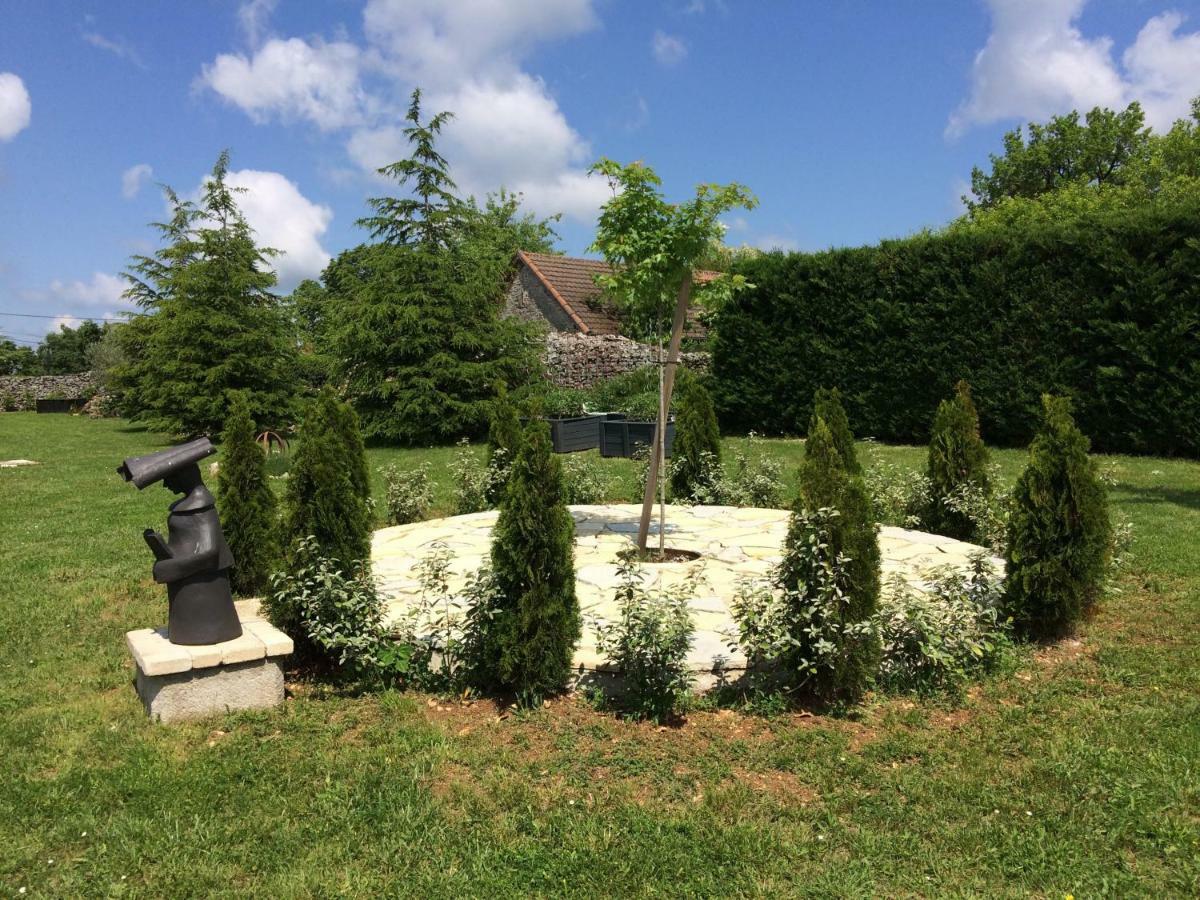 Le Couvent Bed & Breakfast Saint-Jean-de-Laur Екстериор снимка