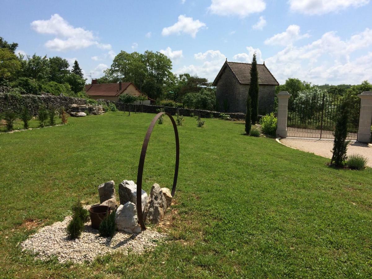 Le Couvent Bed & Breakfast Saint-Jean-de-Laur Екстериор снимка